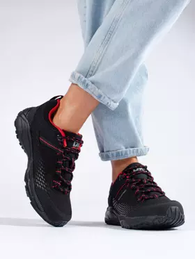 Dámske trekové topánky na silnej podrážke DK čierno-červené